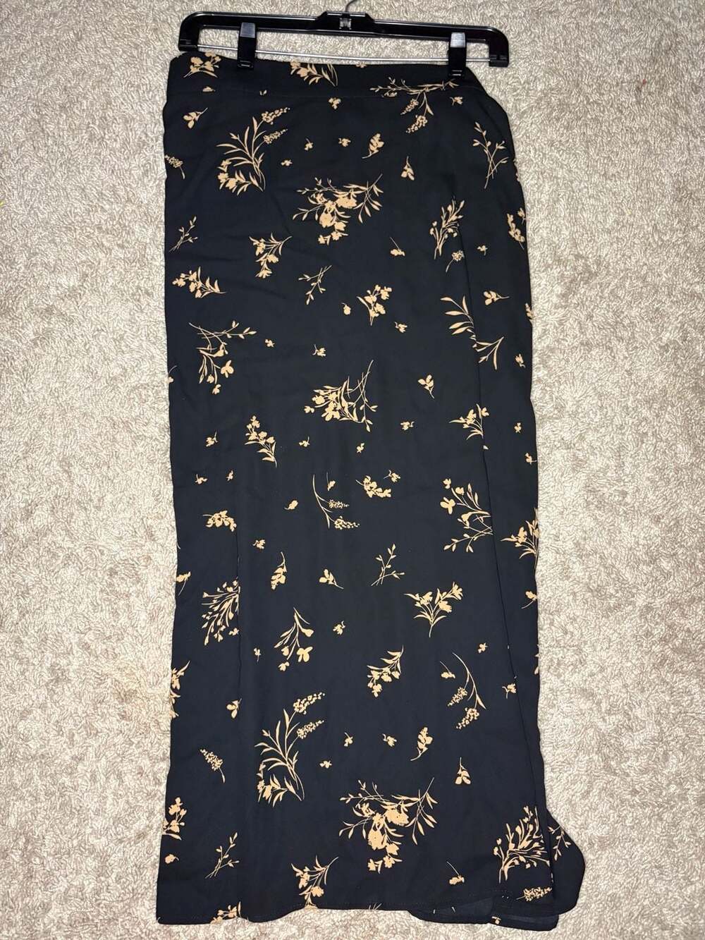 Vince Camuto Women's Black and Tan Floral Print Pull-On Midi Skirt